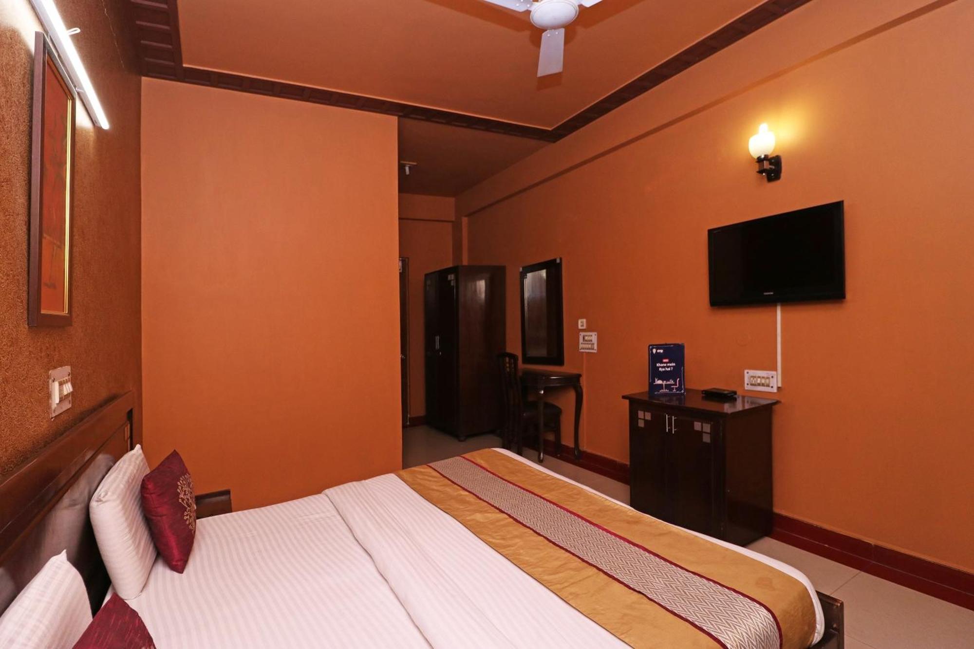 Townhouse Satguru Enclave Road Gurgaon Hotel Jamb Exterior photo